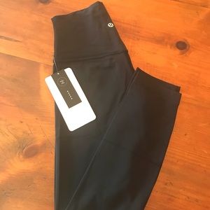 Align pant - black - size 4